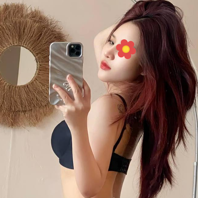 Khánh Vy - Mỹ nữ chân dài eo thon Bến Lớn