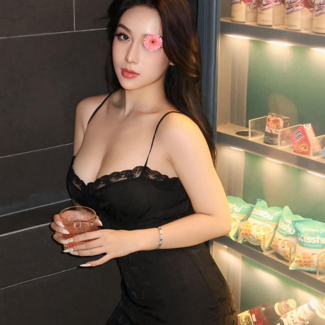 Gia Hàn - Phò ngon Dĩ An nước nôi lênh láng, bím hồng se khít