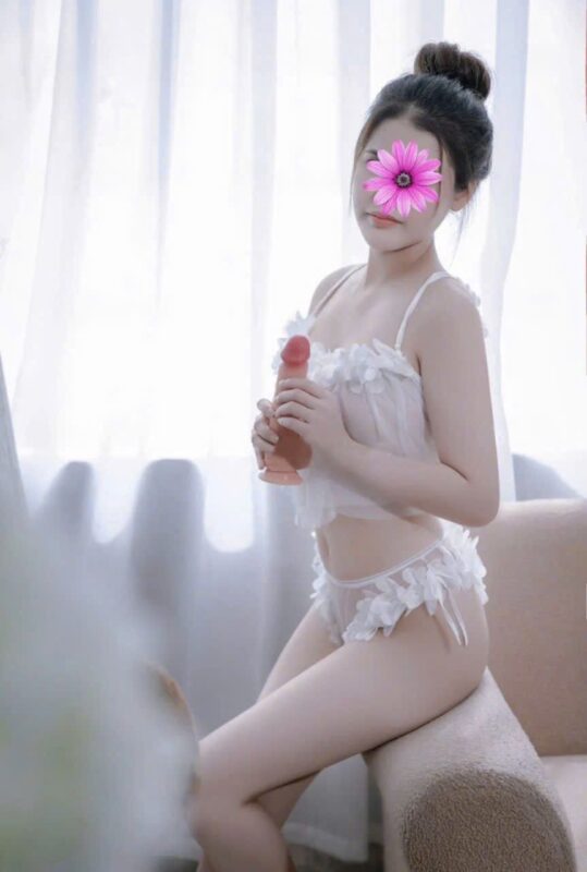 Nhật Hạ - Xinh Sang Quyến Rũ Chết Mê Các Anh Ở Thuân An